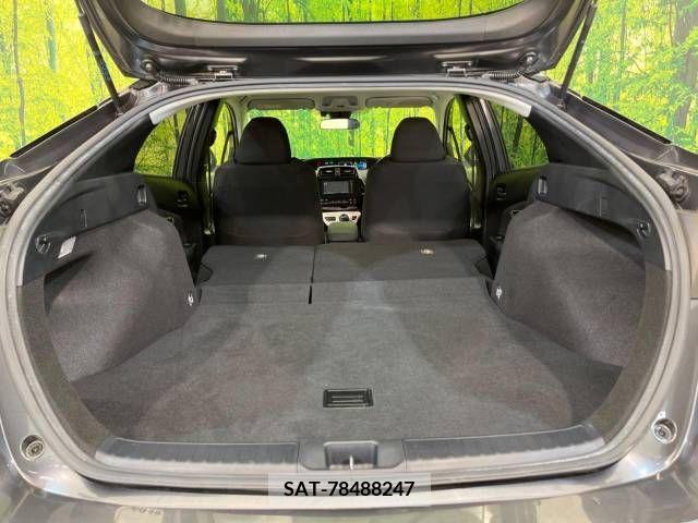 Toyota PRIUS 2017-10 366524-11