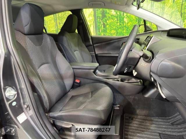 Toyota PRIUS 2017-10 366524-9