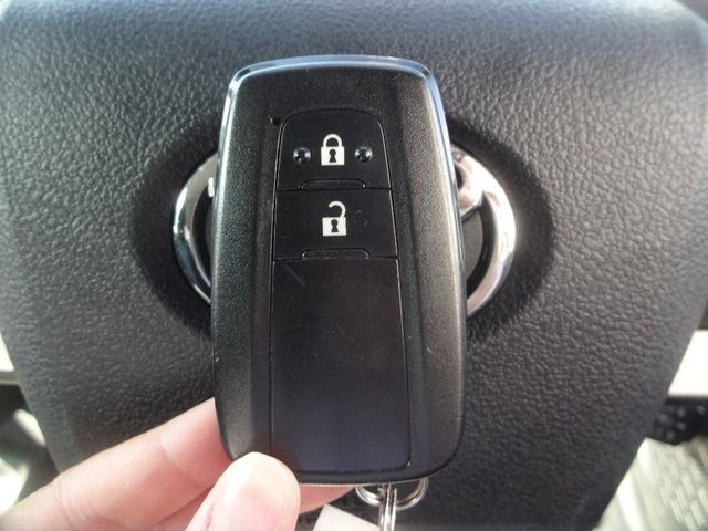 Toyota PRIUS 2017-06 22978-18
