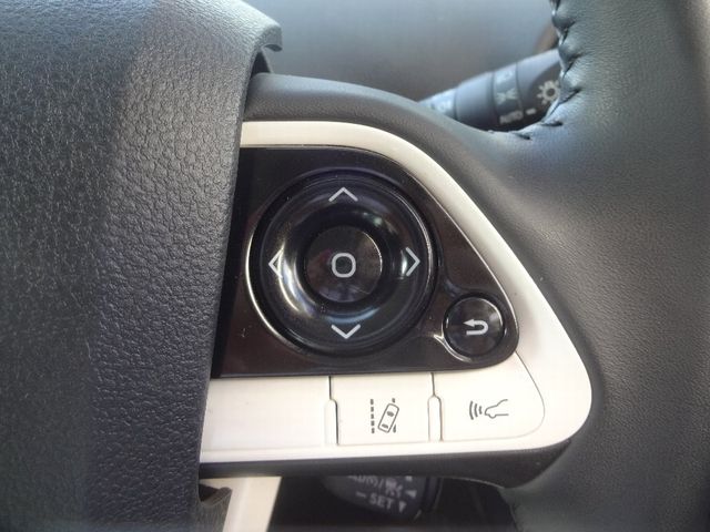 Toyota PRIUS 2017-06 22978-16