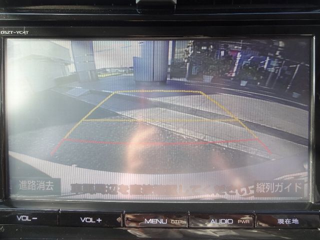 Toyota PRIUS 2017-06 22978-12