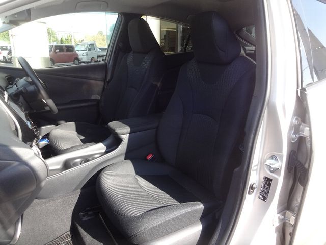 Toyota PRIUS 2017-06 22978-6