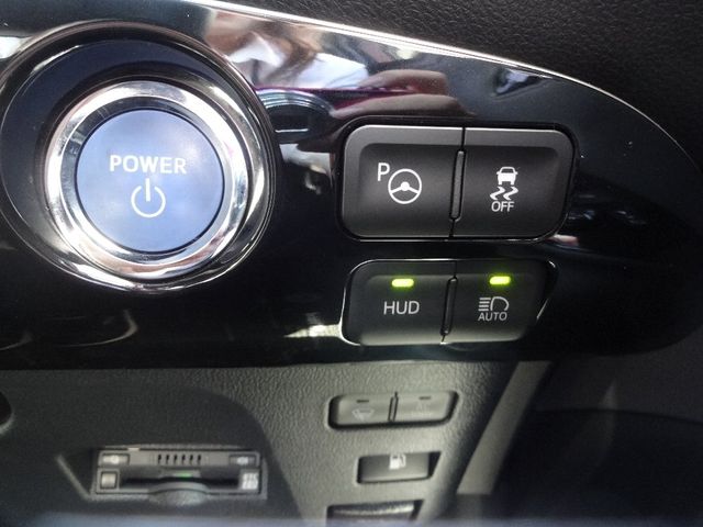 Toyota PRIUS 2017-06 22978-21
