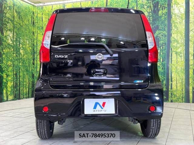 Nissan DAYZ 2017-01 255712-14