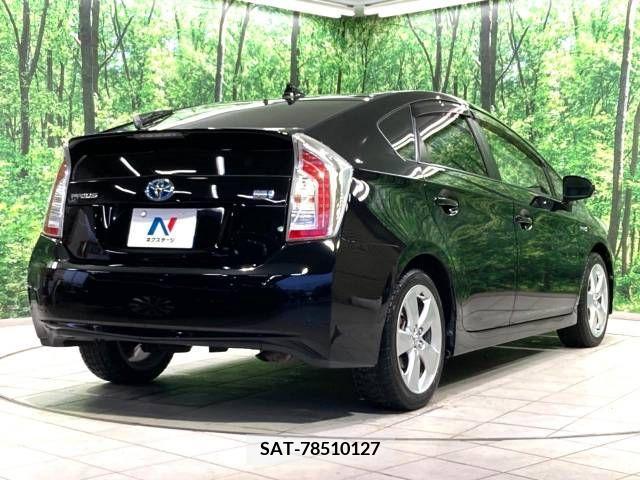 Toyota PRIUS 2015-01 241067-17