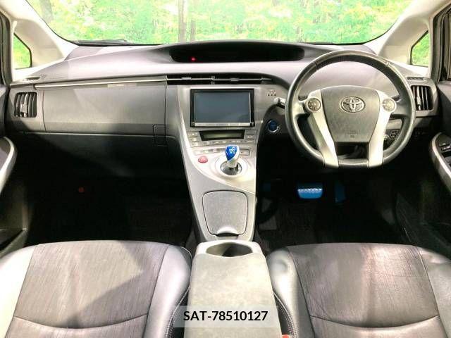 Toyota PRIUS 2015-01 241067-1