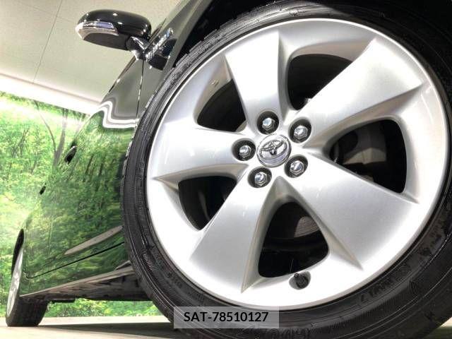 Toyota PRIUS 2015-01 241067-12