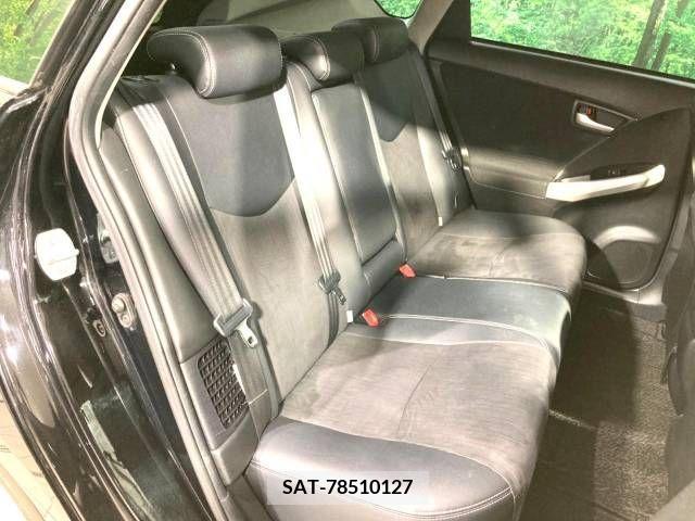 Toyota PRIUS 2015-01 241067-9
