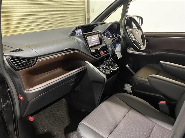 Toyota ESQUIRE 2016-03 404-12