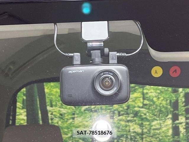 Honda N BOX 2022-04 211887-6
