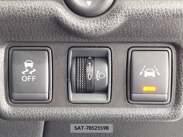 Nissan NOTE 2014-10 302350-7