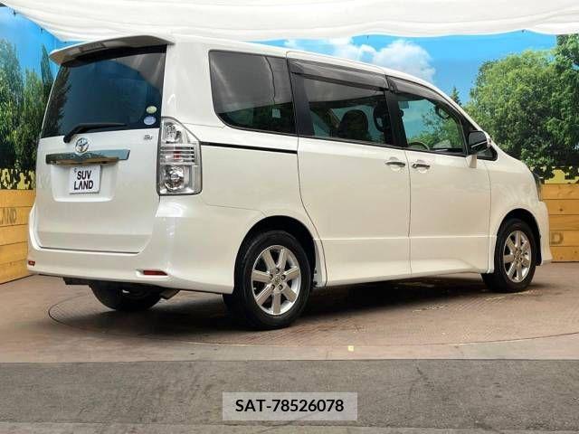 Toyota NOAH 2009-12 250401-18