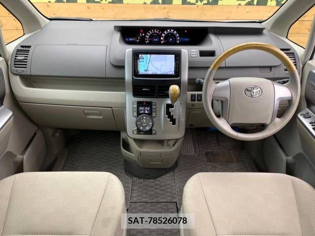 Toyota NOAH 2009-12 250401-1