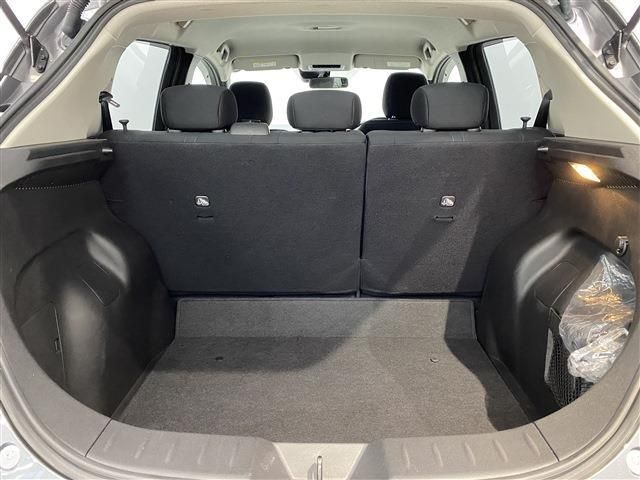 Nissan LEAF 2019-01 3724-10
