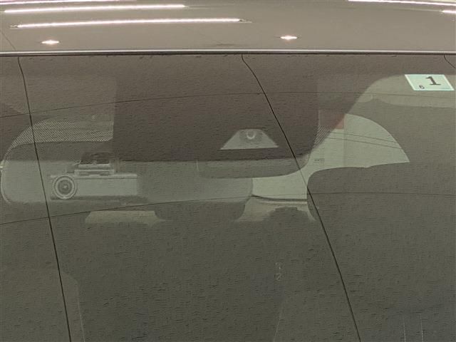 Nissan LEAF 2019-01 3724-5