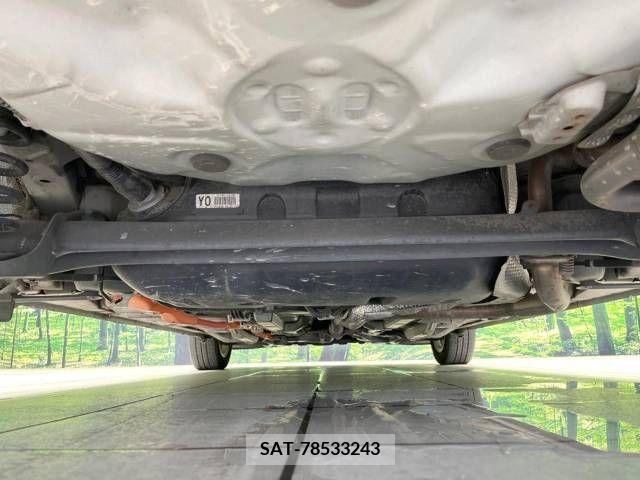 Toyota AQUA 2012-11 347833-19