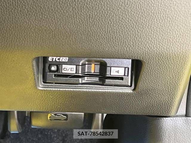 Suzuki SWIFT 2022-11 331445-5