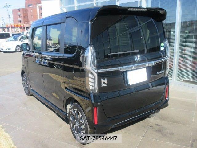 Honda N BOX CUSTOM 2018-02 235811-3