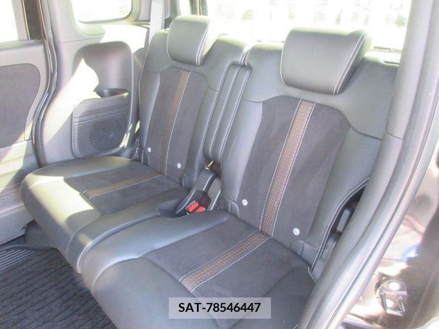 Honda N BOX CUSTOM 2018-02 235811-5