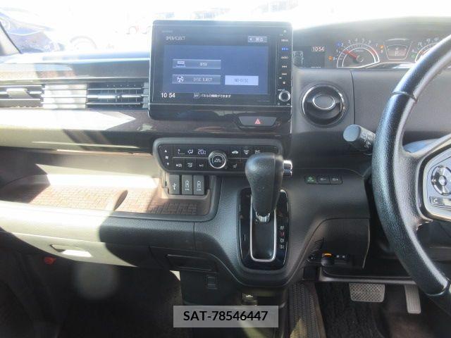 Honda N BOX CUSTOM 2018-02 235811-11