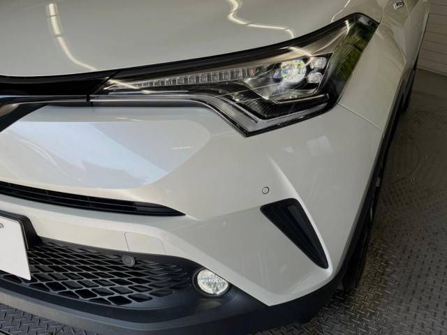 Toyota C-HR 2017-02 12665-13