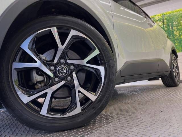 Toyota C-HR 2017-02 12665-14