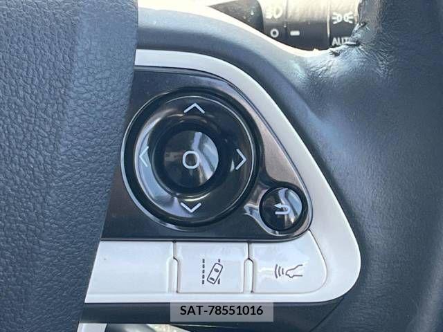 Toyota PRIUS 2017-06 282256-6