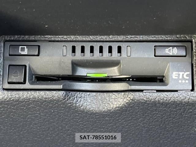 Toyota PRIUS 2017-06 282256-5