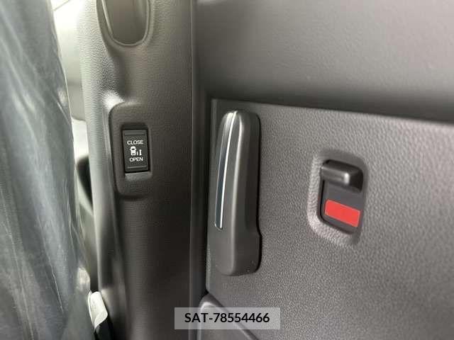 Honda e 2024-04 342649-8