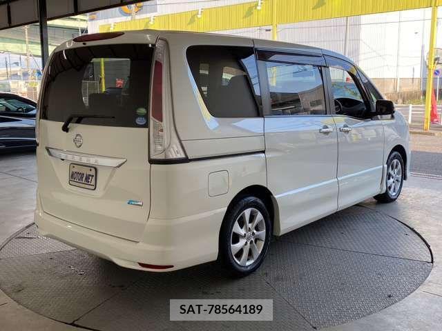 Nissan SERENA 2012-03 393841-18