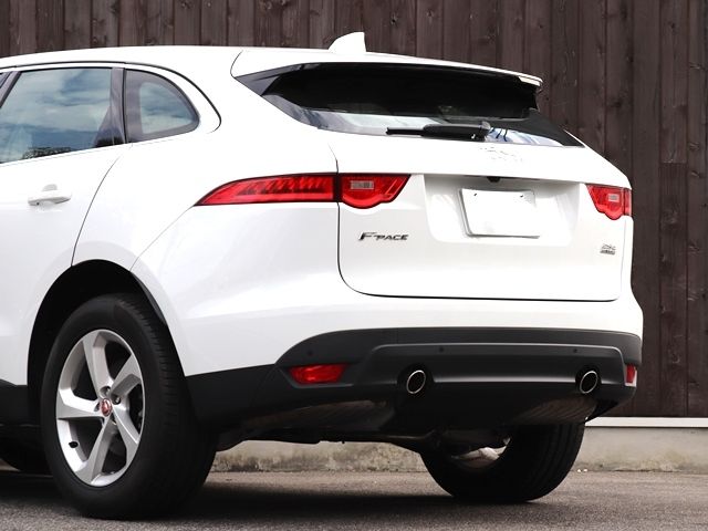 Jaguar F-PACE 2019-03 19224-10