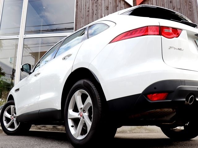 Jaguar F-PACE 2019-03 19224-11