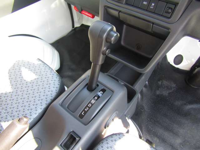 Suzuki CARRY TRUCK 2023-10 16979-19