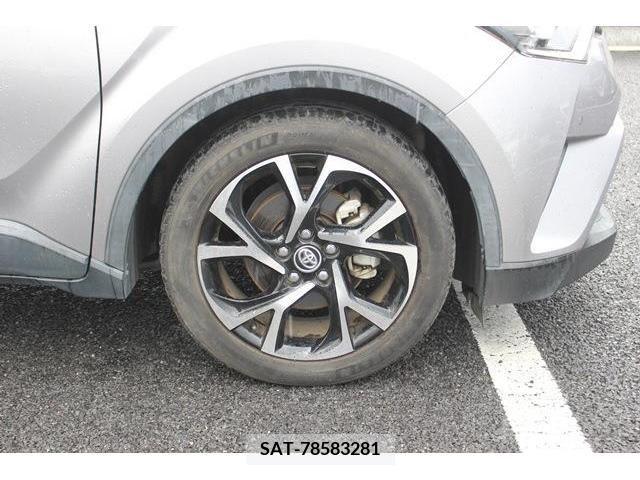 Toyota C-HR 2017-09 323006-12