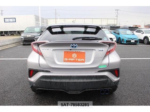 Toyota C-HR 2017-09 323006-10