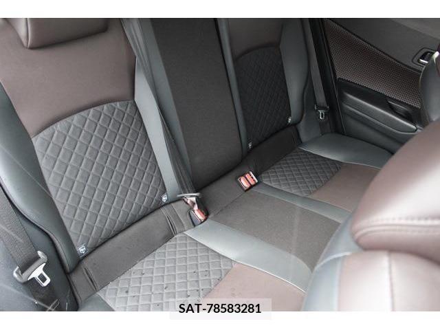 Toyota C-HR 2017-09 323006-16