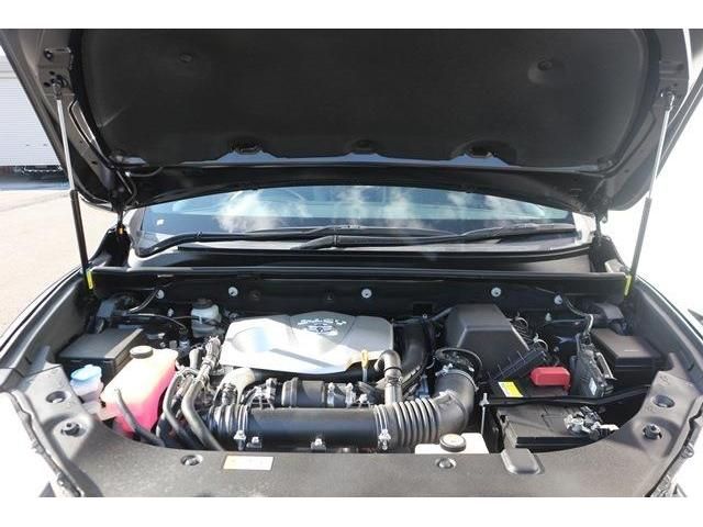 Toyota HARRIER 2017-09 184176-17