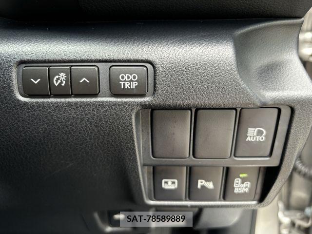 Lexus IS 2016-12 239131-14