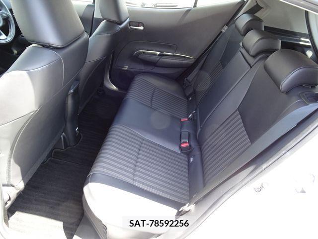 Toyota AQUA 2021-08 260653-11