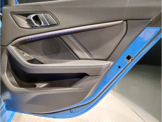 Bmw 1 SERIES 2022-08 4303-26