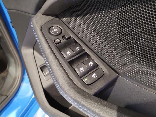 Bmw 1 SERIES 2022-08 4303-21