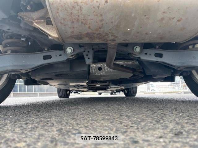 Toyota C-HR 2017-07 322993-19