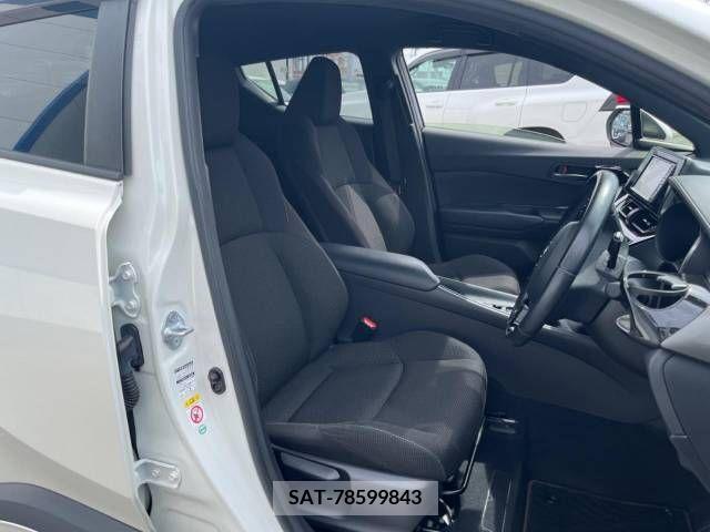 Toyota C-HR 2017-07 322993-8