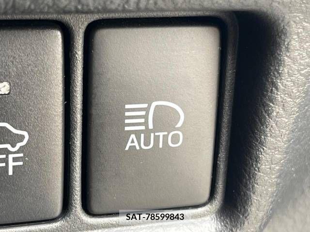 Toyota C-HR 2017-07 322993-7