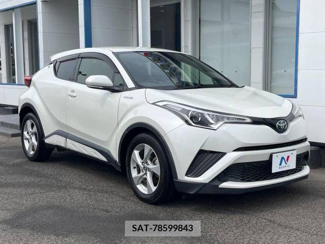 Toyota C-HR 2017-07 322993-16