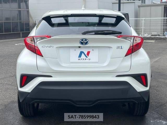 Toyota C-HR 2017-07 322993-15