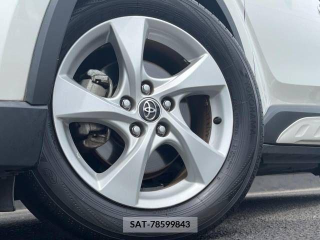 Toyota C-HR 2017-07 322993-13