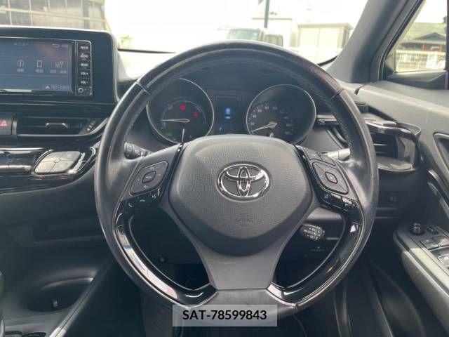 Toyota C-HR 2017-07 322993-11