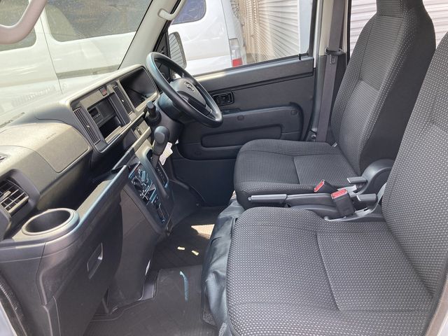 Daihatsu HIJET CARGO 2018-04 7563-28