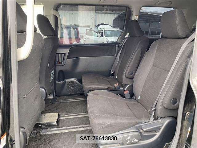 Toyota VOXY HYBRID 2016-04 242901-19